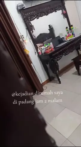 hati hati meninggalkan anak anak di rumah karena yg musim itu bukan maling tapi  orang tua tua yg sudah uzur mengintip sedang tidur di tengah malam dikiranya sudah tidur #padangsumbar  #lubukbegalung 