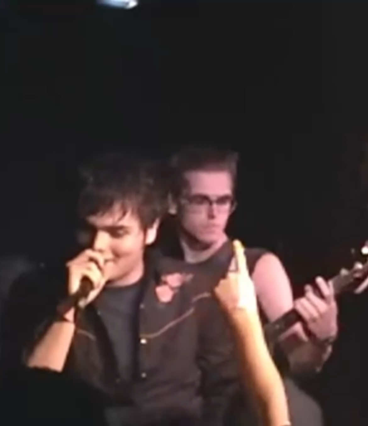 My Chemical Romance - “Vampires Will Never Hurt You” 2002 @ Maxwell’s #mychemicalromance #mcr #geraldway #mikeyway #frankiero #raytoro #2000s #live #vampireswillneverhurtyou 