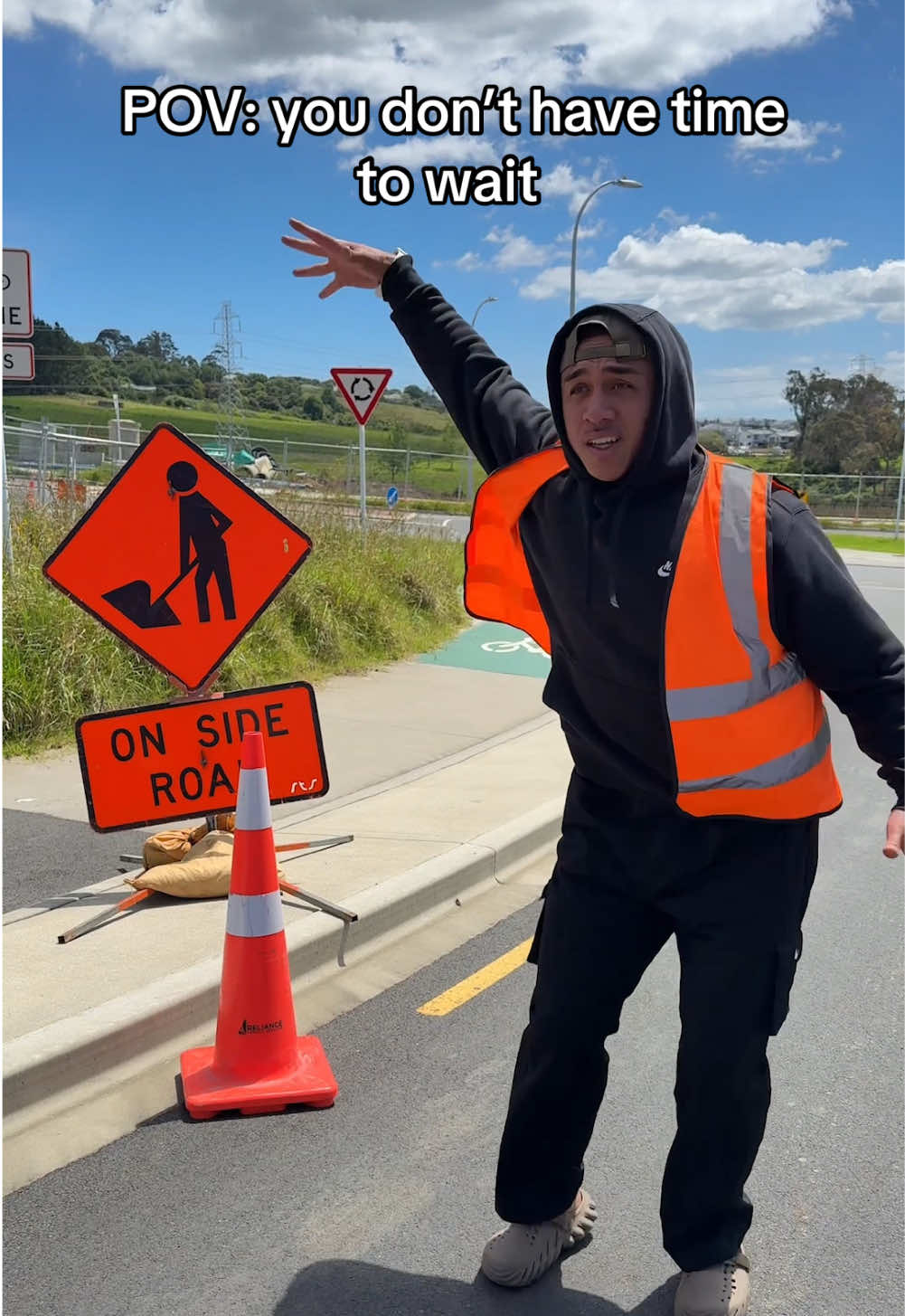 Broo just wait 🤣🤣 @uce_gang #roadworks #nz #aus #685 #wait #capcutholiday #capcut 