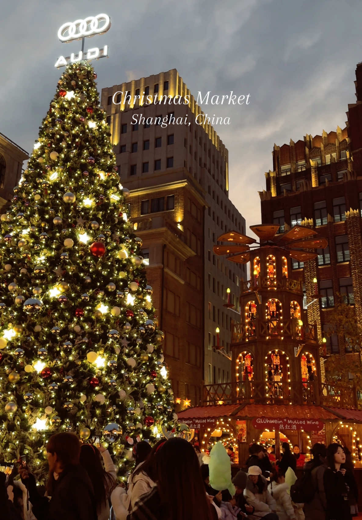 This is your sign to visit a christmas market at this time of the year 🎄💫 . . 40rmb each / 30rmb if buy through Wechat . . #shanghai #christmas #christmasmarket #yuanmingyuan 
