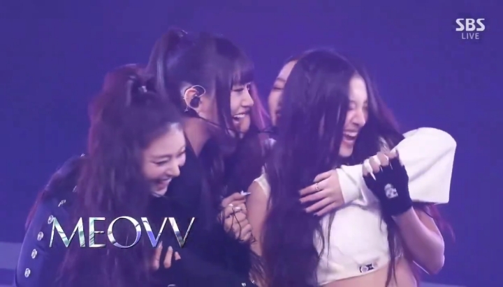 Sayang banget sama mereka semua. MEOVV OT 5 #meovv #gawon #sooin #ella #narin #anna #family #fypage #fyp 