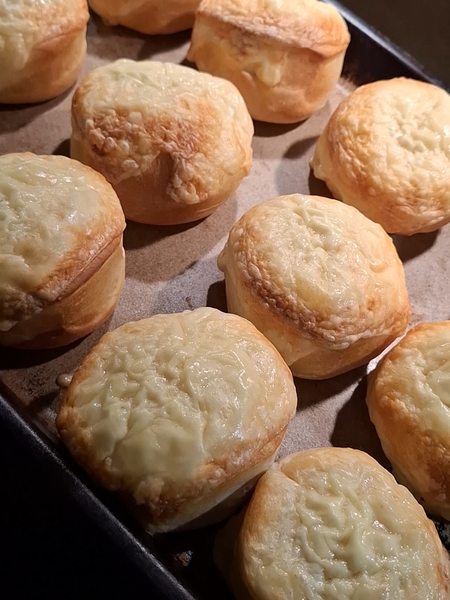 Schnelle Käsebrötchen 🧀 #cheese #brötchen #sunday #baking #family #Recipe #bread #yummy #cooking #viral #fyp 