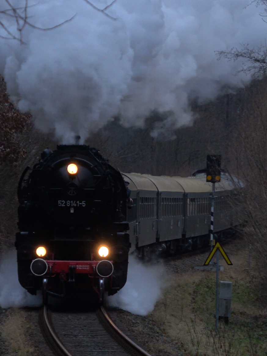 Dieser Dampf👍🗿 @𝔈𝔩𝔦𝔞𝔰📸  #dampflok #52 #deutschereichsbahn #ostalgie #sonderfahrt #trainspotting #hobby 