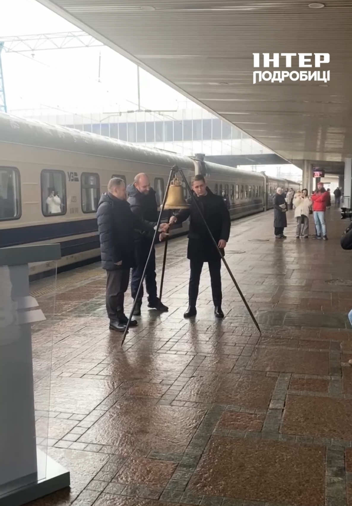 🚆Сьогодні вперше відправляється потяг з новим сполученням Київ-Будапешт Цікаво, що при відправленні буде грати рапсодія угорською мовою, а при прибутті на перон в Будапешті на вокзалі почують «Києве мій» 🥰