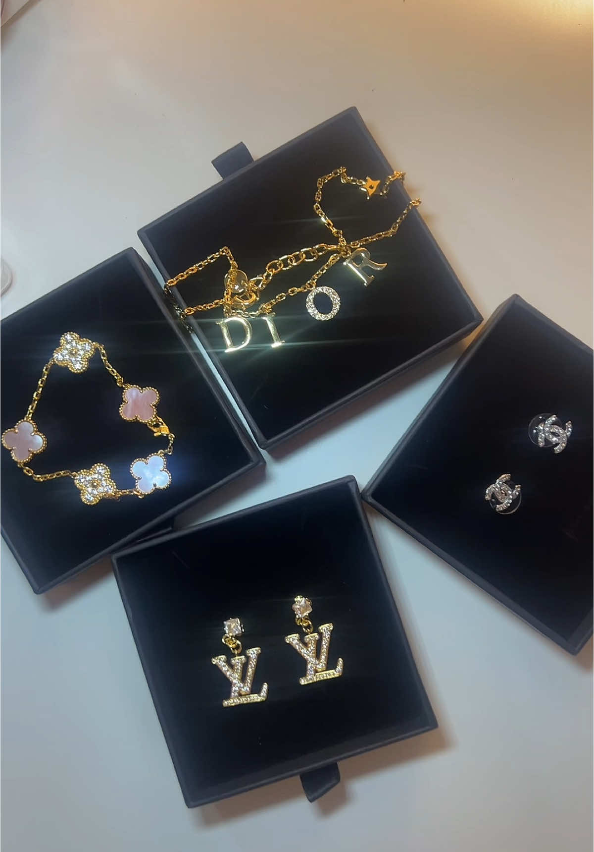 this is my second order with @𝓞𝓹𝓾𝓵𝓮𝓷𝓽 𝓥𝓸𝓰𝓾𝓮 i have been obsessed with my last bits from there, ive really loved gold at the moment #goldjewelry #jewellery #hauls 