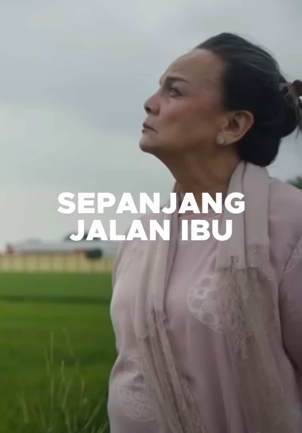 Jika ditelapak kakinya saja ada surga, apalagi didalam do’a nya..Karena do’a ibu akan ada sepanjang Jalan🧡😇 Credit : instagram Tempo Film/ @Tempo.co  Film Bila Esok Ibu Tiada sedang Tayang di Bioskop!!  #BilaEsokIbuTiada #RayakanSelagiAda #LeoPictures #bilaesokibutiadaleopictures #filmbilaesokibutiada #tiktoktainment #shures #surayafilm #malaysia 