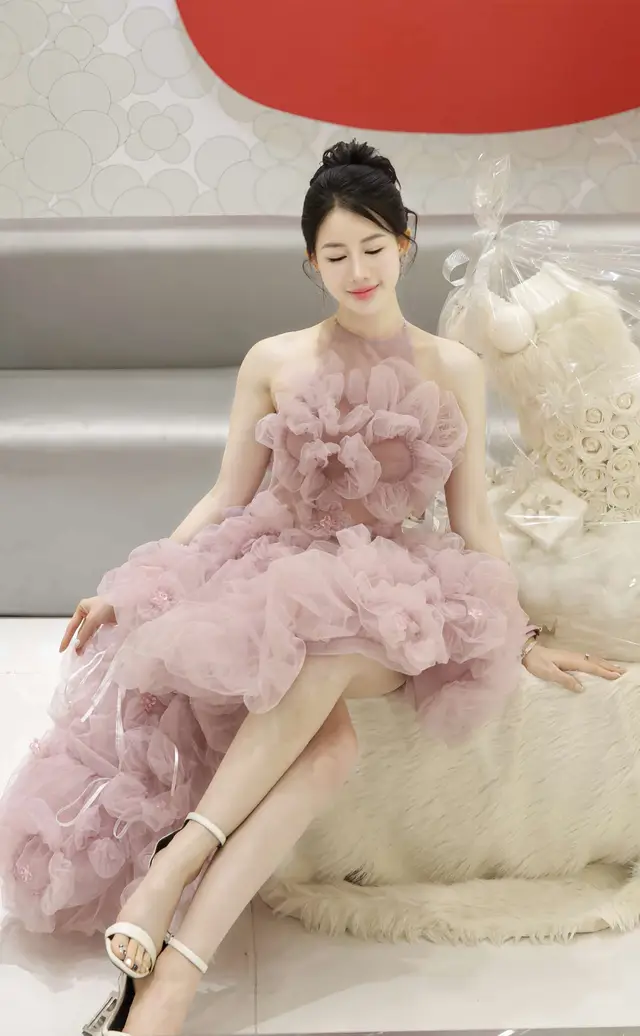 Chúc em tuổi mới bình an, hạnh phúc đong đầy 🤍