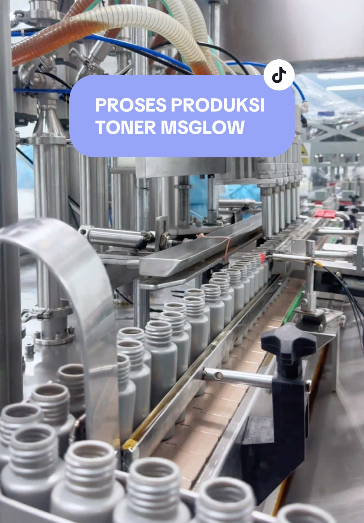 Gimana sih proses produksi produk toner itu? Ini nih kita kasih liat proses produksi toner yang pake mesin serba otomatis mulai dari filling, capping, sampe labelling ✨ #Kosmesia #ProdukKecantikan #SkincareBrand #StartYourBrand #maklonskincaremalang #maklonbodycare #cosmeticsmanufacturing #msglow #pabrikkosmetik #maklonberkualitas #jasamaklonkosmetik #cosmeticsmanufacturing #msglow #maklonskincare #skincarekulitaspremium 