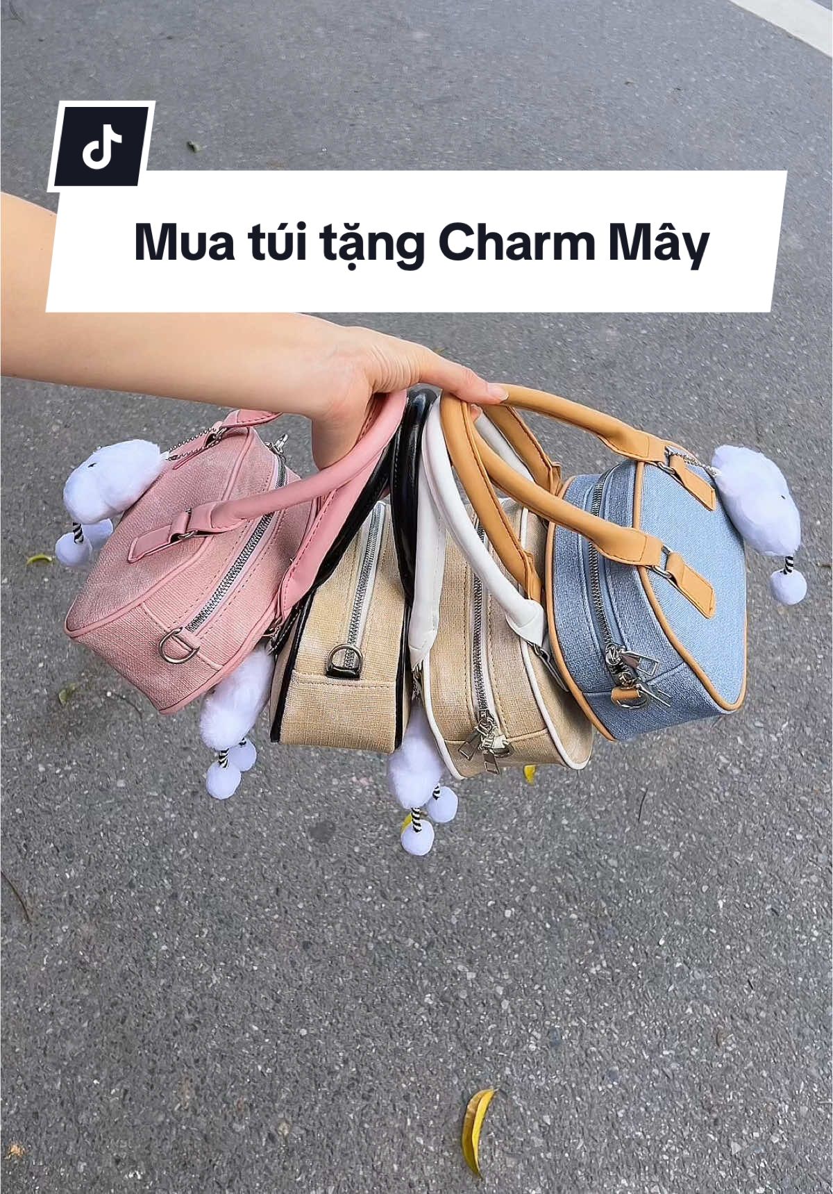 Mua túi xinh tặng Charm Mây diện Noel thôi ❤️ #túi #tuixach #tuixachnu #tuixachdep #reviewtuixach #tuideocheo #phoidoxinh #thinhhanh #tuihottrend #tuixachquangchau #tuixachhenstore #LearnOnTikTok #xuhuong #trending 