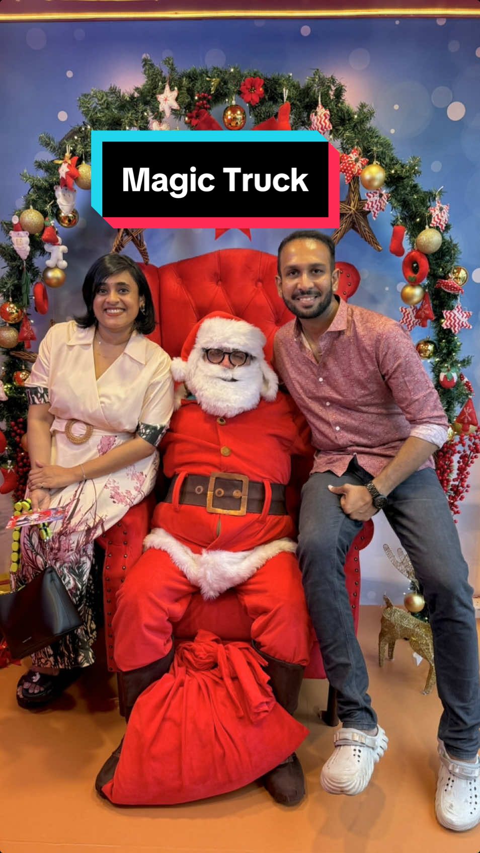 Don’t forget to take a picture of the COCA-COLA magic truck & share it with the hashtag #cocacolachristmas ❤️ @cocacola_sl 😊 #cocacola #cocacolamagictruck #cocacolachristmas #christmasvibes #srilanka #velakowsi #havelockcitymall #velakowsivlogs #srilanka🇱🇰