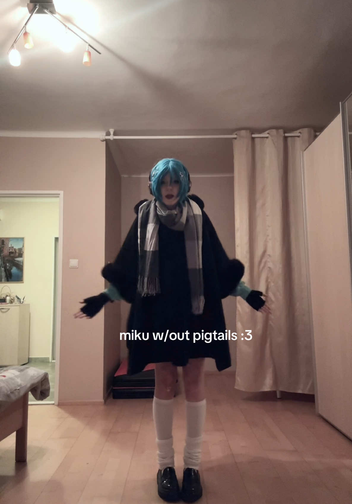 #MIKU || video before i went to vos, actually filmed at like..3 a.m. #hatsunemiku #hatsunemikucosplay #mikucosplay #vocaloid #vocaloidcosplay #velkeotakusrazy #vos 