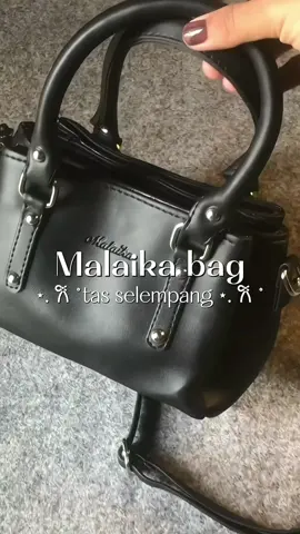 Muat banyak poll🤩#tasselempang #malaikabag 