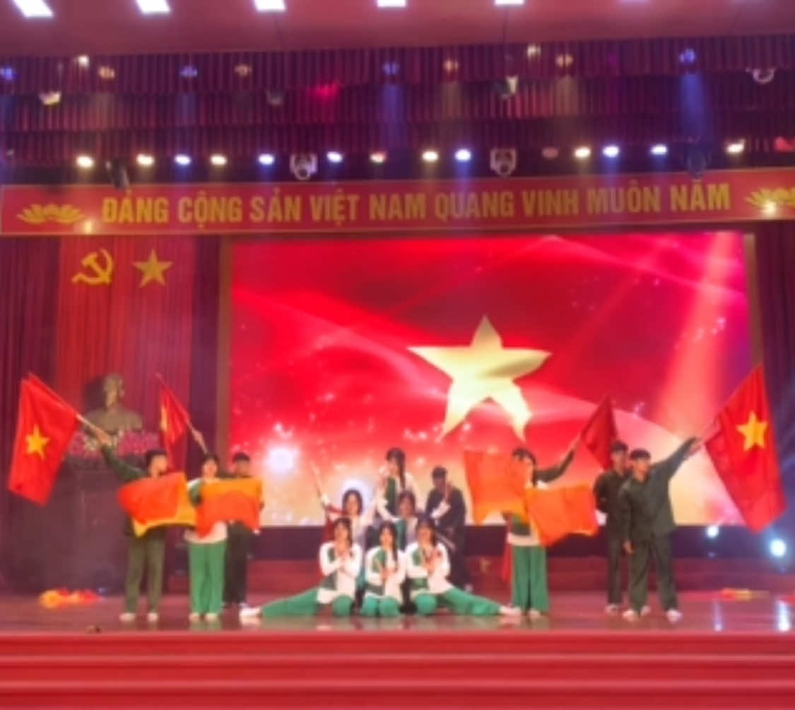 Việt nam sẽ chiến thắng mashup #videoviral #giaidieutuoihong #trươngthptnguyentrai #12a11 