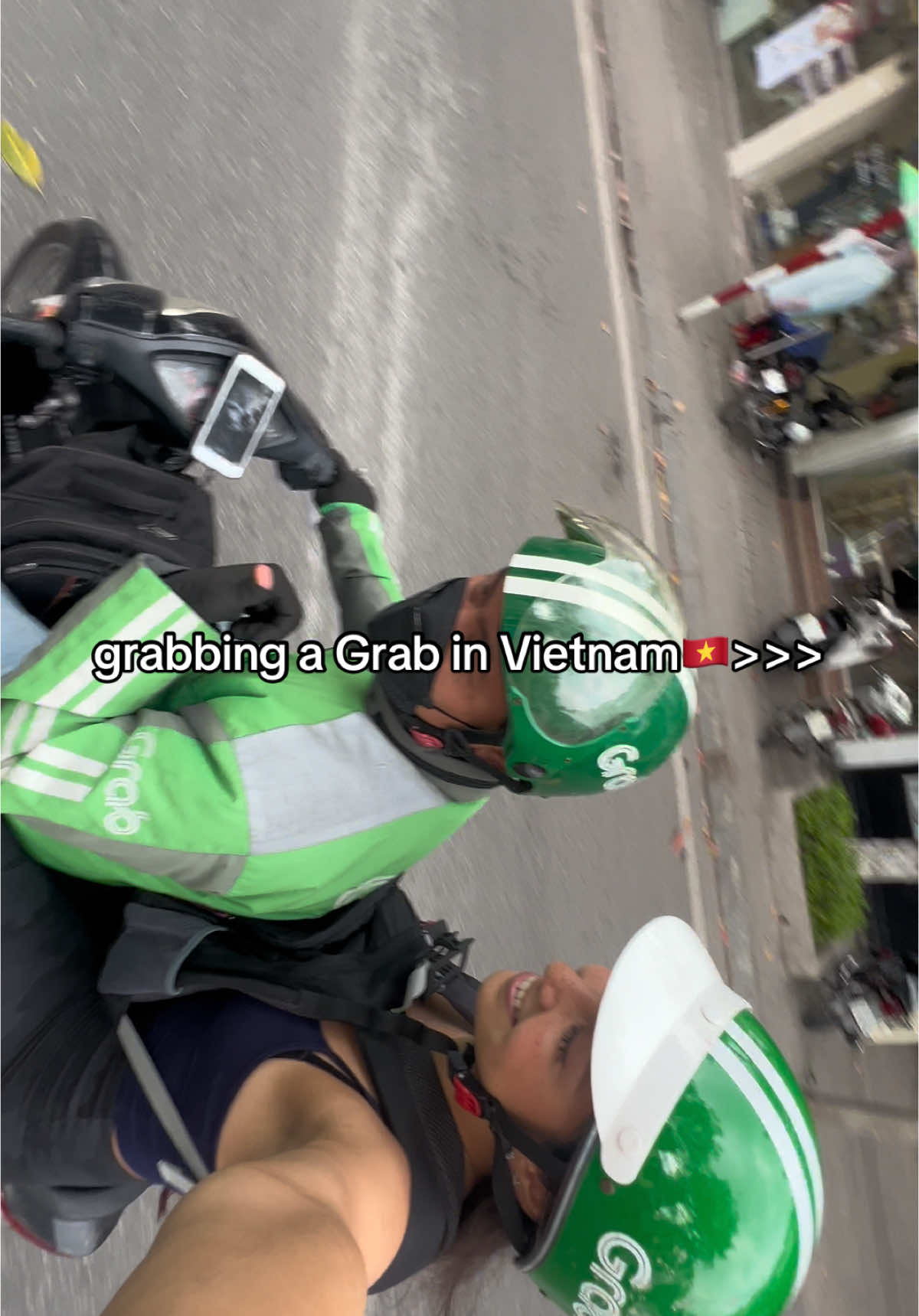 anh ấy nói chuyện với em để giúp em nói tiếng việt #vietnam #vietnamese #mixed #travel #solo 