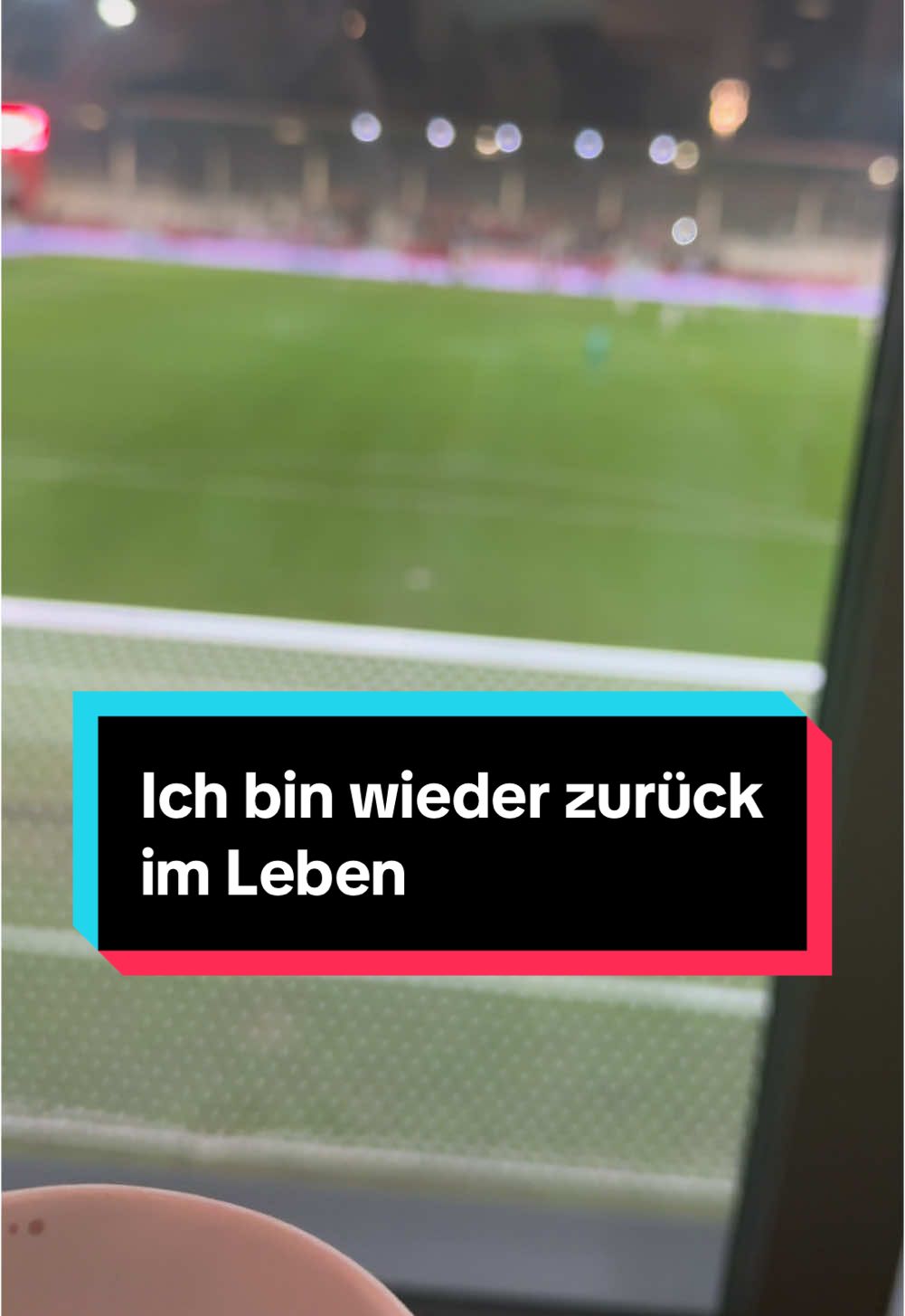 Helllooo I‘m back 🤞 #fußball #fussball #bundesliga #2liga #3liga #spielerfrau #fußballer #kreisliga #kreisklasse #kreisligamemes #fusball #kreisligamomente #fußballmemes 