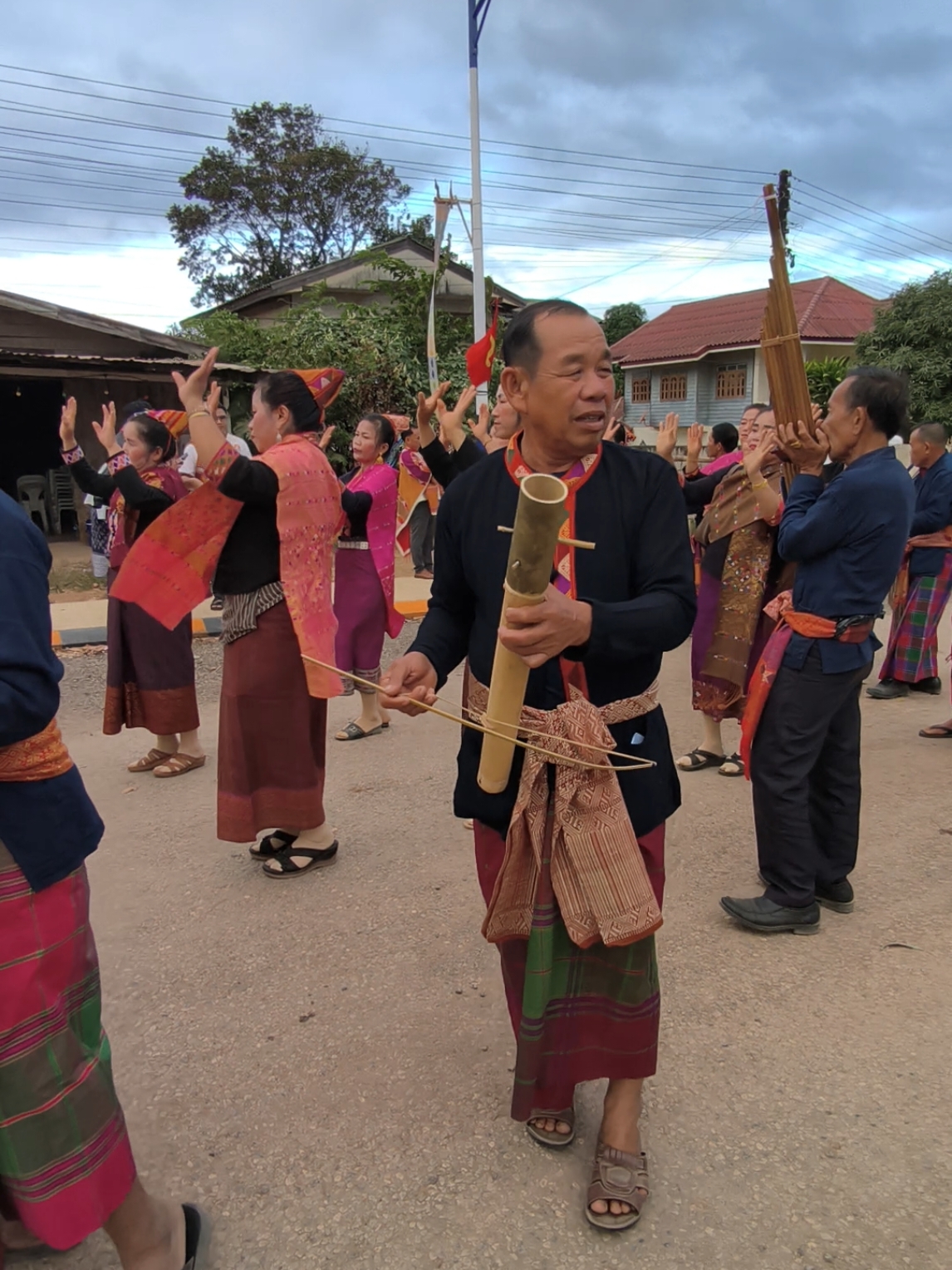 #ผู้ไทคืนถิ่น #เมืองวัง #เมืองวีระบุรี #สปปลาว🇱🇦 #ซอบั้ง #สะไน #พิณ 