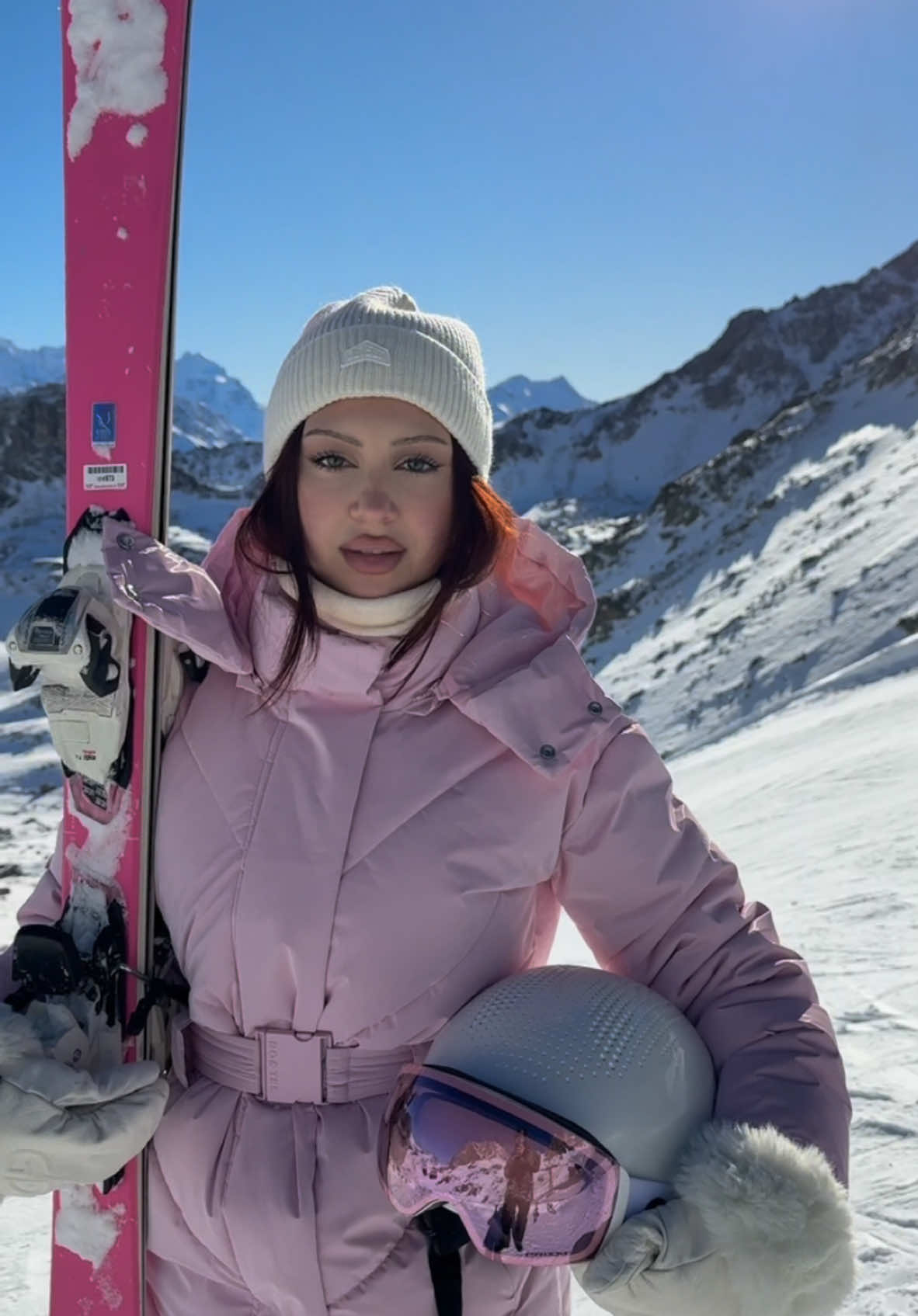 Get ready with me for a ski day in St. Moritz ⛷️🎿 But you have to watch it until the end😂 #ski #stmoritz 