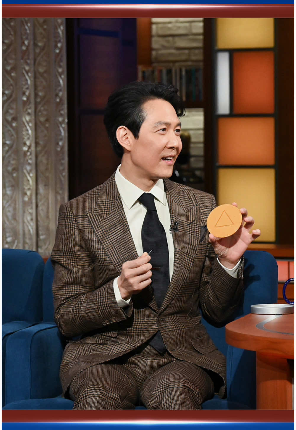 Let the games begin! Lee Jung-jae aka Player 456 goes head-to-head with Player Stephen Colbert. #Colbert #HBD #SquidGame #LeeJungJae 