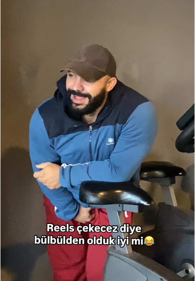 Ahmet off ‘a basss gardaş 😂 . . . . . . . . . . . . . . . #life #Fitness #fitnessmotivation #GymLife #bodybuilding #Love #gym #motivation #workout #body 