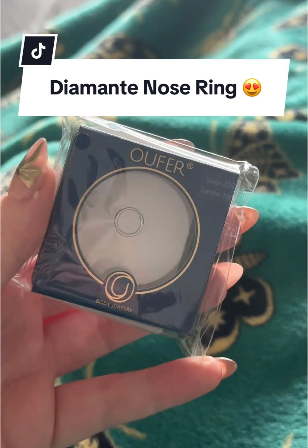 Obsessed! Might get another one but for my cartilage piercing! #nosering #ouferbodyjewelry #diamantenosering #cartilagepiercings 