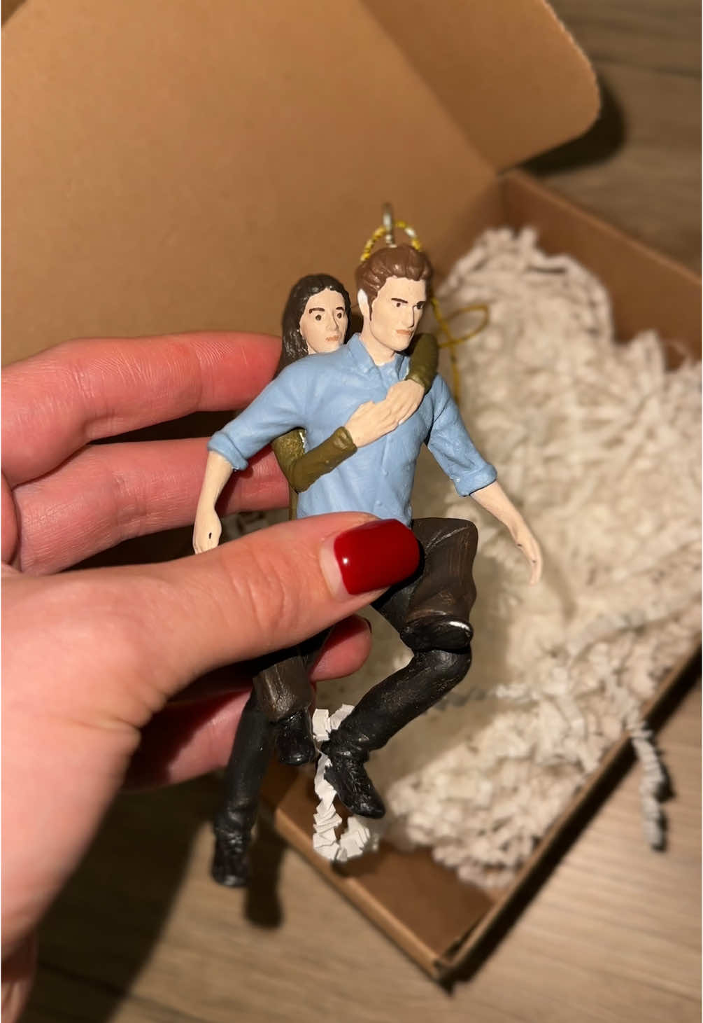 You’re better hold on tight spider monkey 🎄 #twilight #edwardcullen #christmasdecor @Nikolas Vampire @Russian Bella Swan 