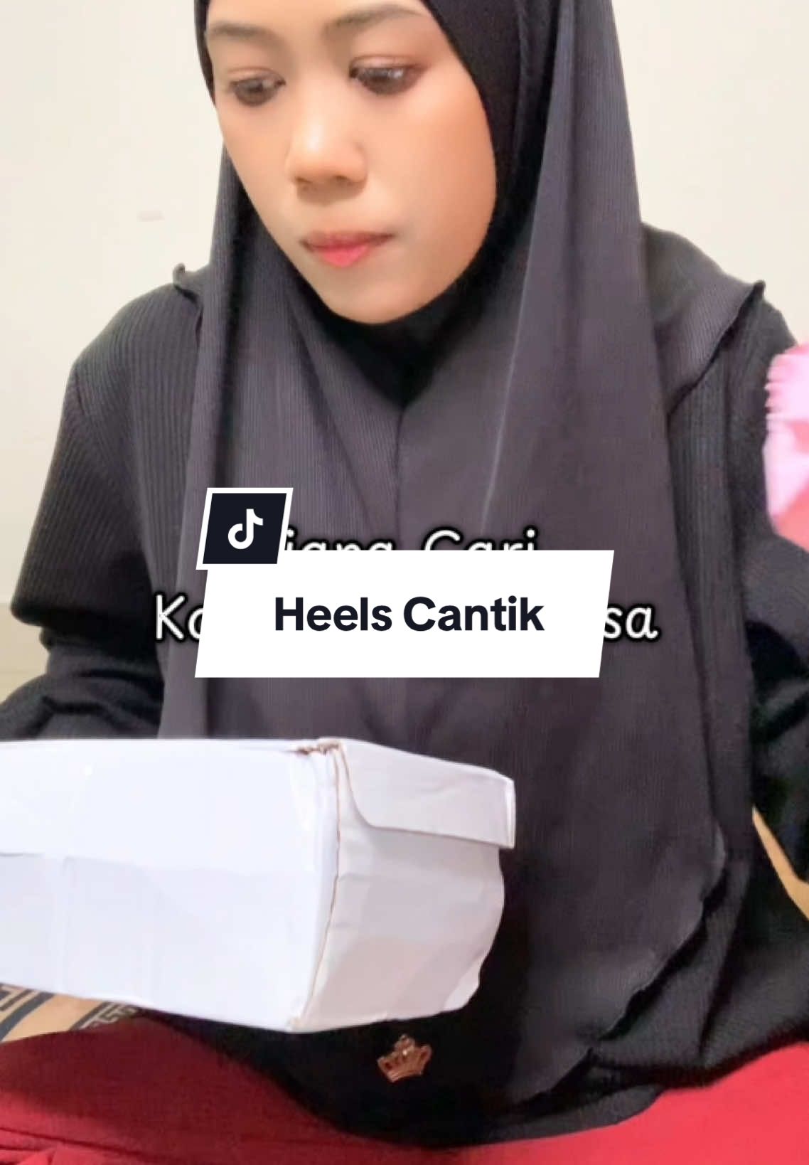 Cantik dan selesa..heels ni tak mahai pon tapi nampak mewah taw bila bergaya #heels #heelscantik #heelsviral #kasutperempuan 