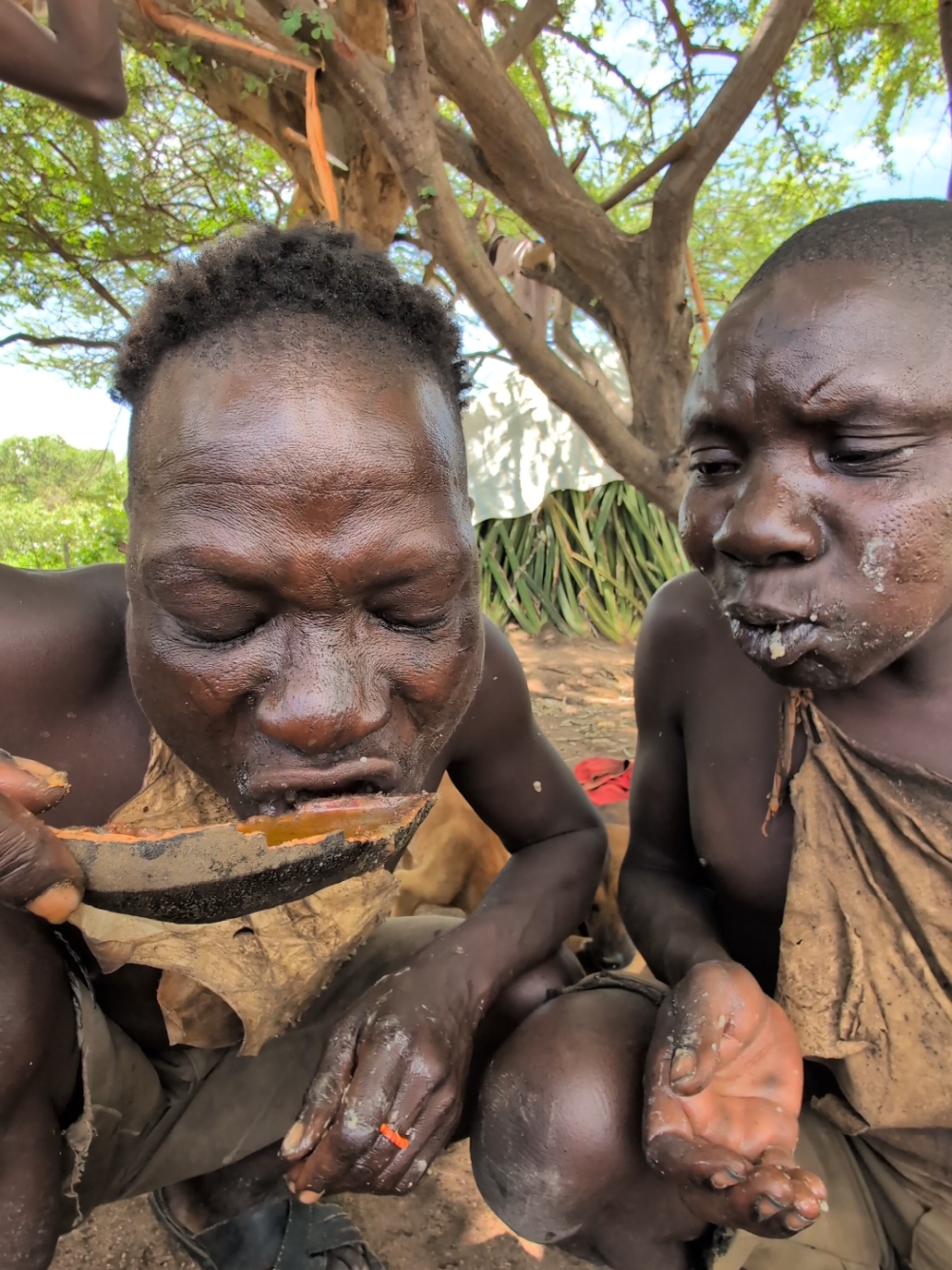 Wow That's incredible delicious food made by hadzabe tribe middle of nowhere without any spices 😋😲‼️#villagelife #tiktok #africatribes #hadzabetribe #USA 