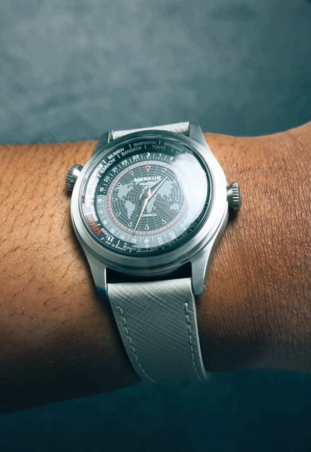 Only £135!! Thoughts? 👀 #watches #watcheswithkym #aliexpresswatches #merkurwatches #worldtimer 
