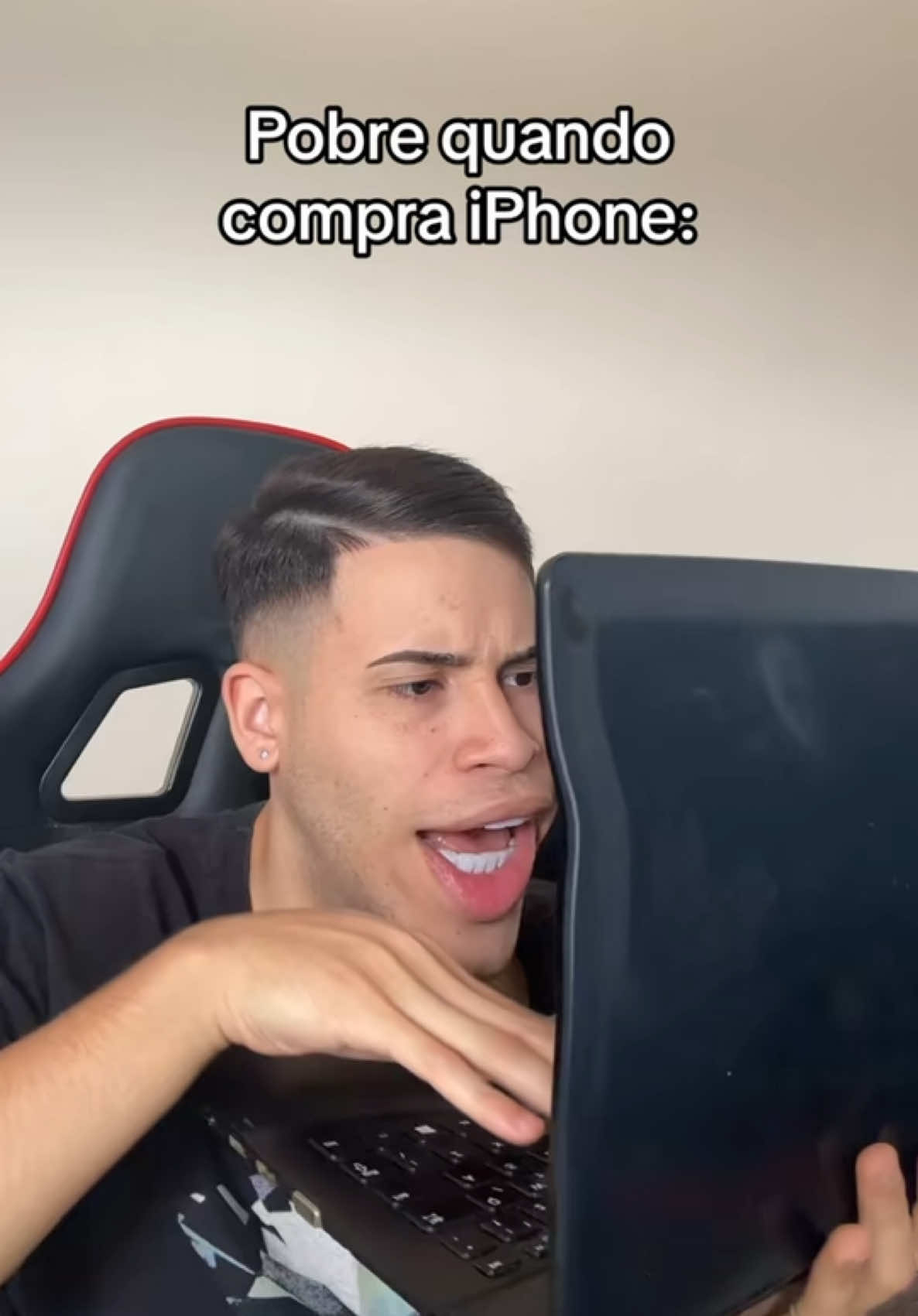 Desse jeito!!! 😂🍎📲 ib: @Eduardo Silva #fyp #pobre #iphone #daniielbn #anosatrás 