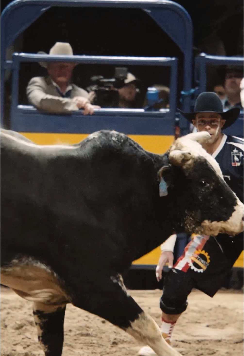 Round 10 Save of the Night presented by Choctaw!   #WeAreProRodeo #WranglerNFR 