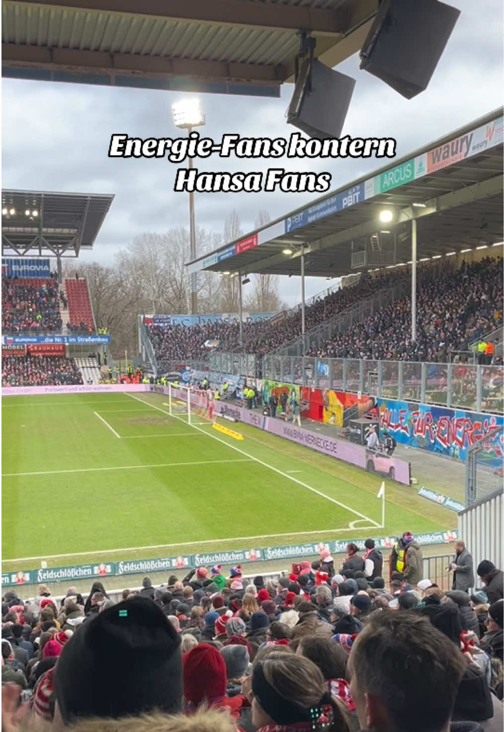 Wenn Hansa hüpft, aber die Heimkurve von Energie Cottbus direkt kontert ⚽️🔥  Wer hatte die Nase von im Stadion der Freundschaft?  #energie #cottbus #hansa #hansarostock #ultras #fangesänge #stadionliebe 