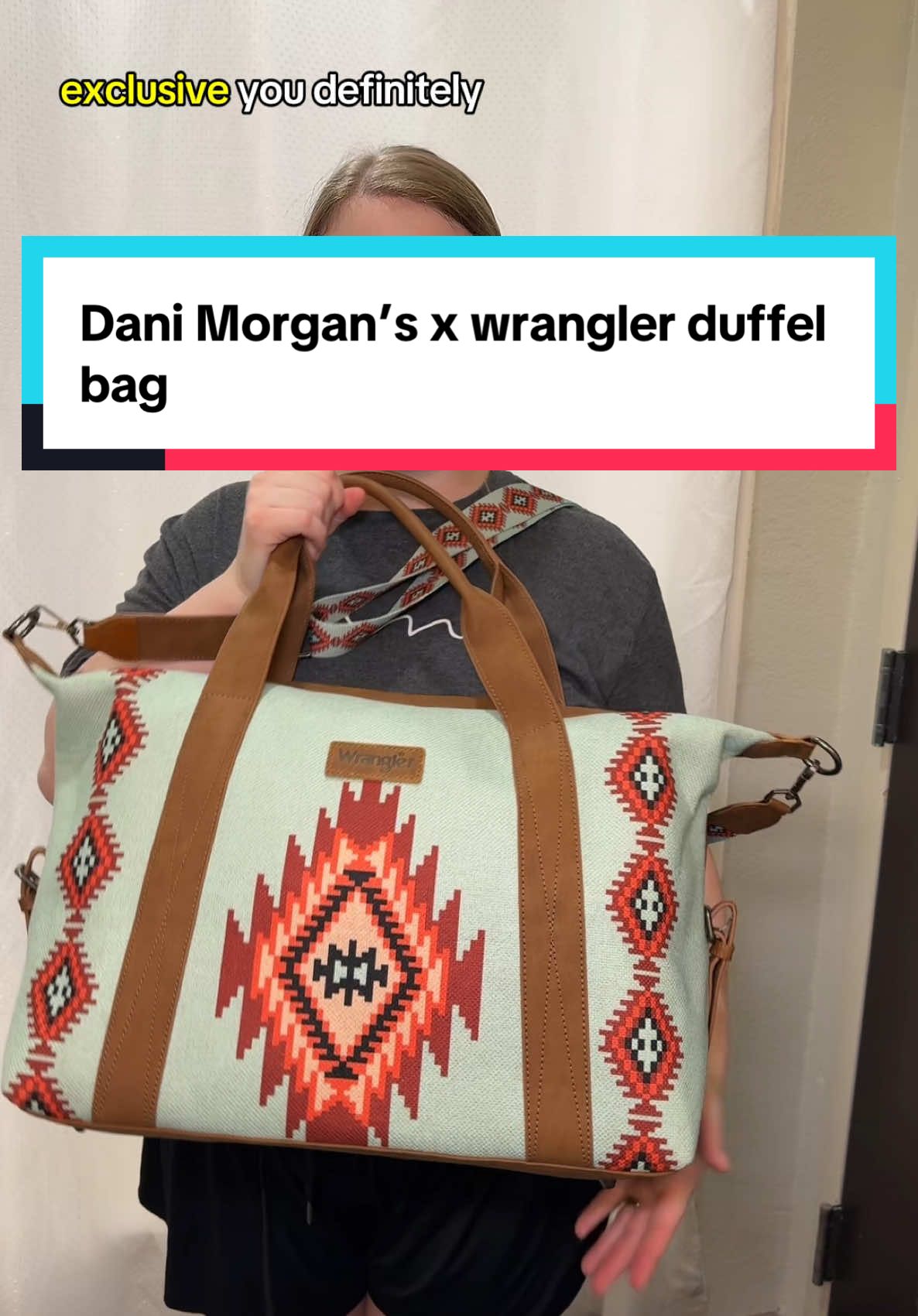 This duffel bag fromthe new @Dani Morgan’s Boutique and @Wrangler line is SO cute! You better grab yours before they sell out. #danimorgansboutique #wrangler #wranglerbag #duffelbag #bag #western #aztec #travelbag #travel #suitcase 