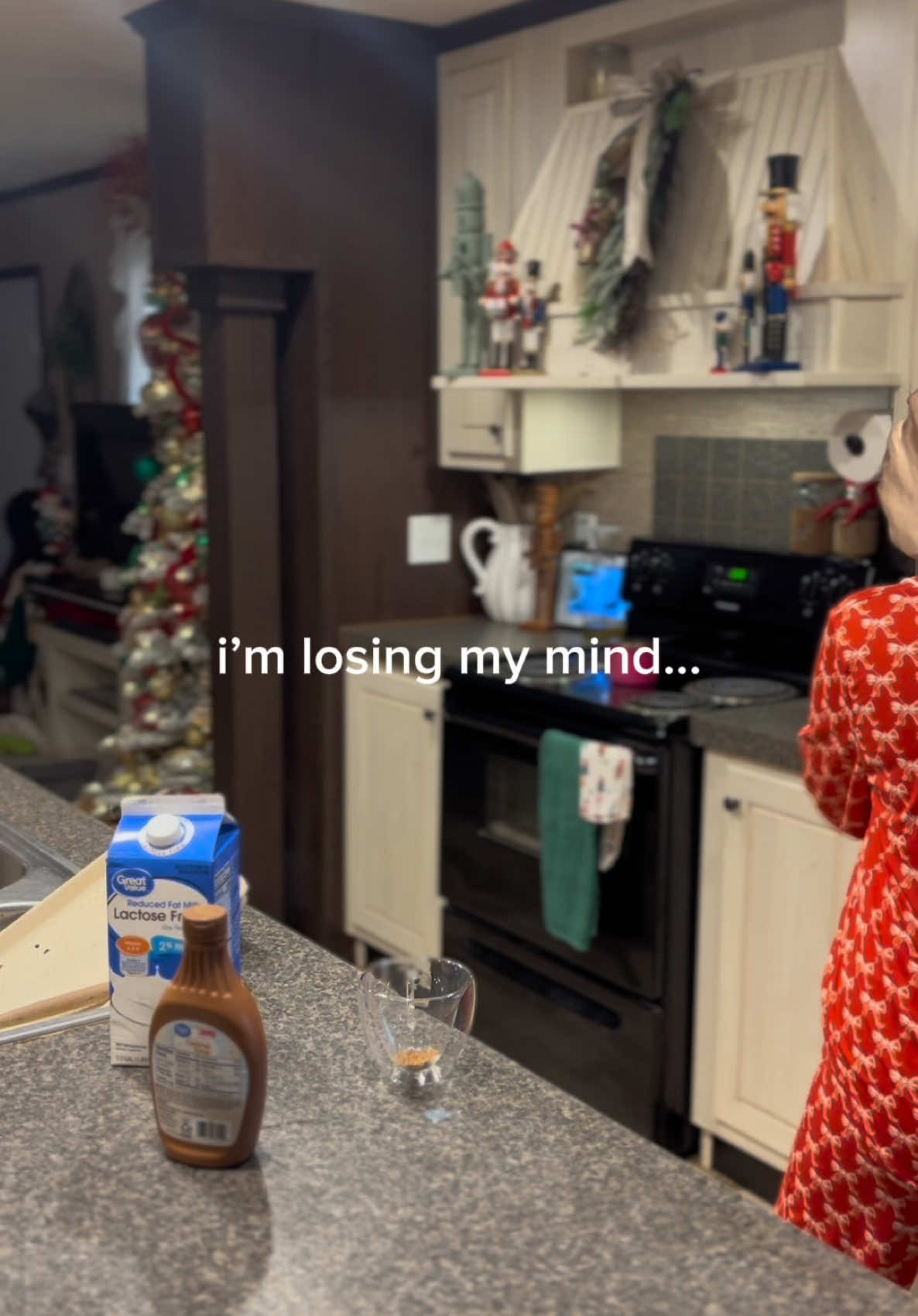 broken glasses… turtle speed… sickness… last min pictures. is it monday? #kyliepitts #sahm #sahmtok #christmaspictures #winteruglies #wintersickness #holiday #holidaycountdown #chrsitmas 