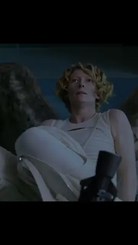Constantine (2005) #fyp  #keanureeves  #tildaswinton  #adolescentes  #nostalgia 