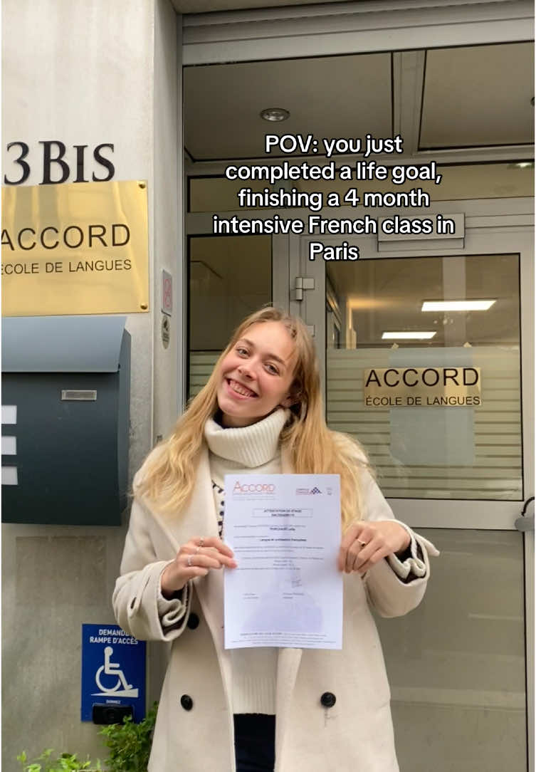 For everyone asking about the name of the school 🕺🏽 #learnfrench #paris #frenchcourse #speakfrench #fyp #french #languageschool #student #language #languagelearning 