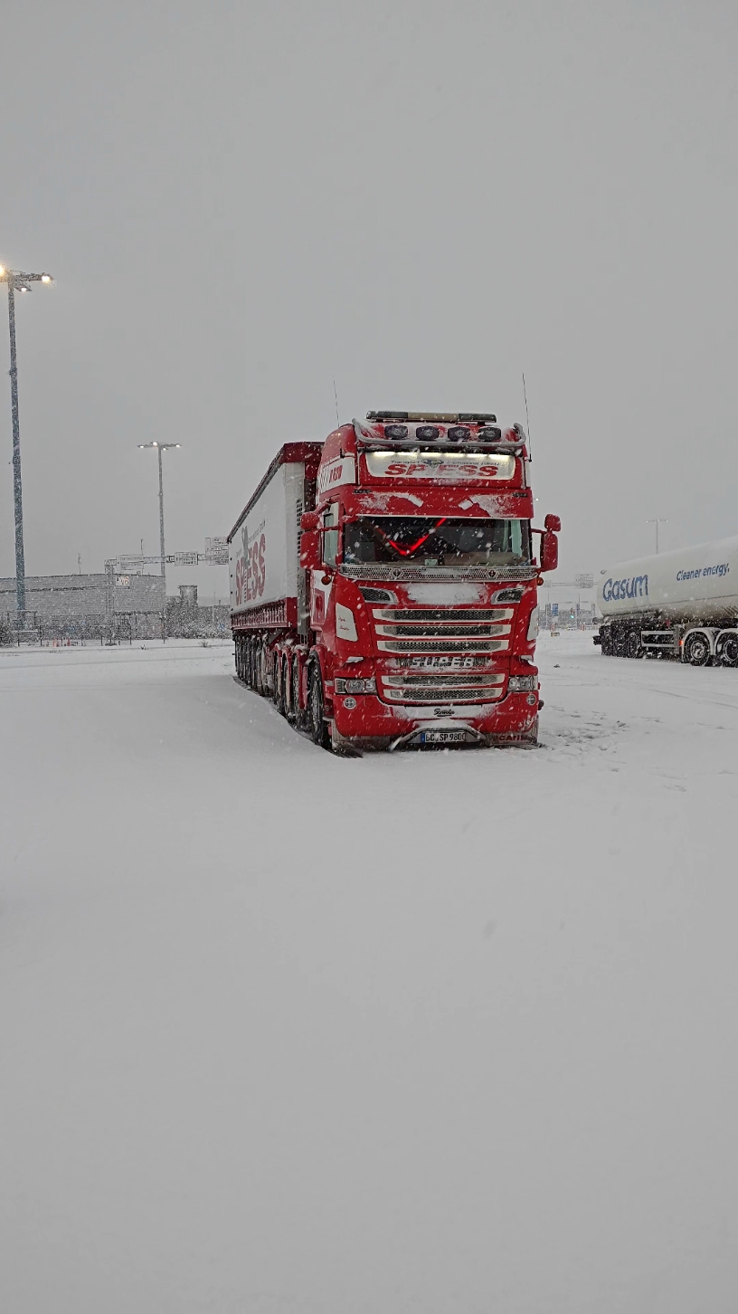 Spiess Transport🤩😍#poahh😍💯🔥👌 #hollandstyle🇳🇱😍👌 #meneconvoyhollantityyli #foryou #fyp #scania #scaniav8 #scaniapower 