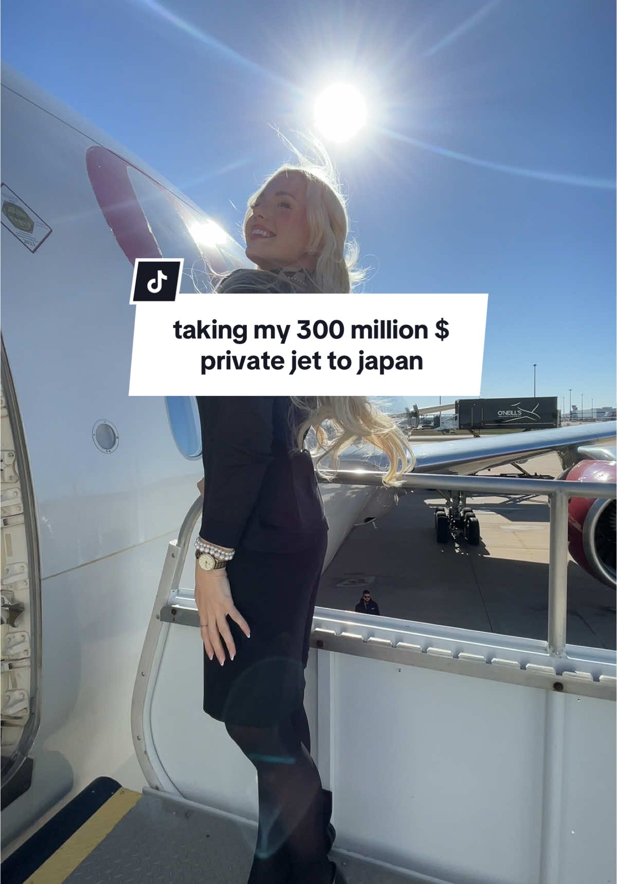 who said this job wasnt glamorous💁🏼‍♀️  #flightattendant #flightattendantlife #cabincrew 