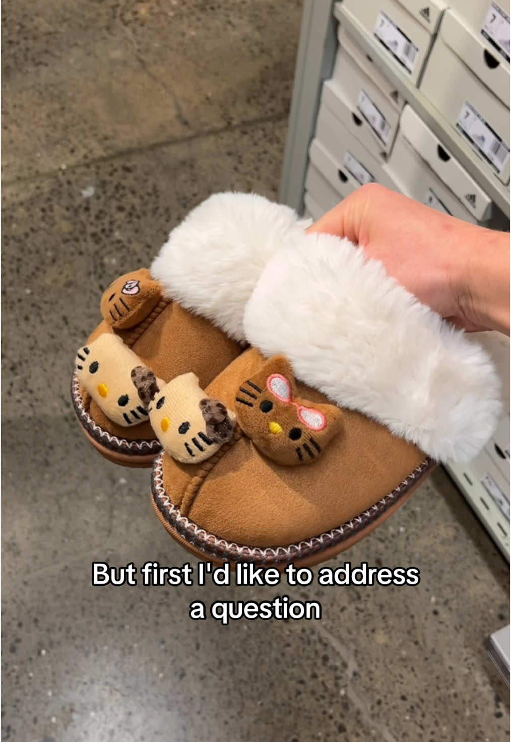 Replying to @Alidababby💋🧸 Hello kitty slippers😻🐈🎀#hellokitty #fypage 