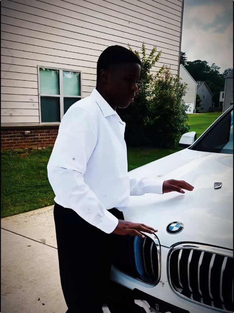 🥺🥹He won a BMW X3 for his graduation but that was his reaction, always be grateful for everything …. #suprise #bmw #graduation #hopecore #ungrateful 