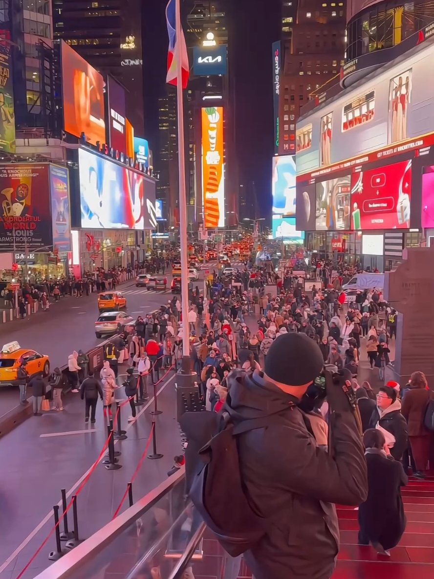 New York City 🗽, Times Square 🇺🇸 #newyork #nyc #newyorkcity #nyctiktok #america #Best_places_to_visit_in_nyc #vibes #fyp #skynyc_ny_usa 