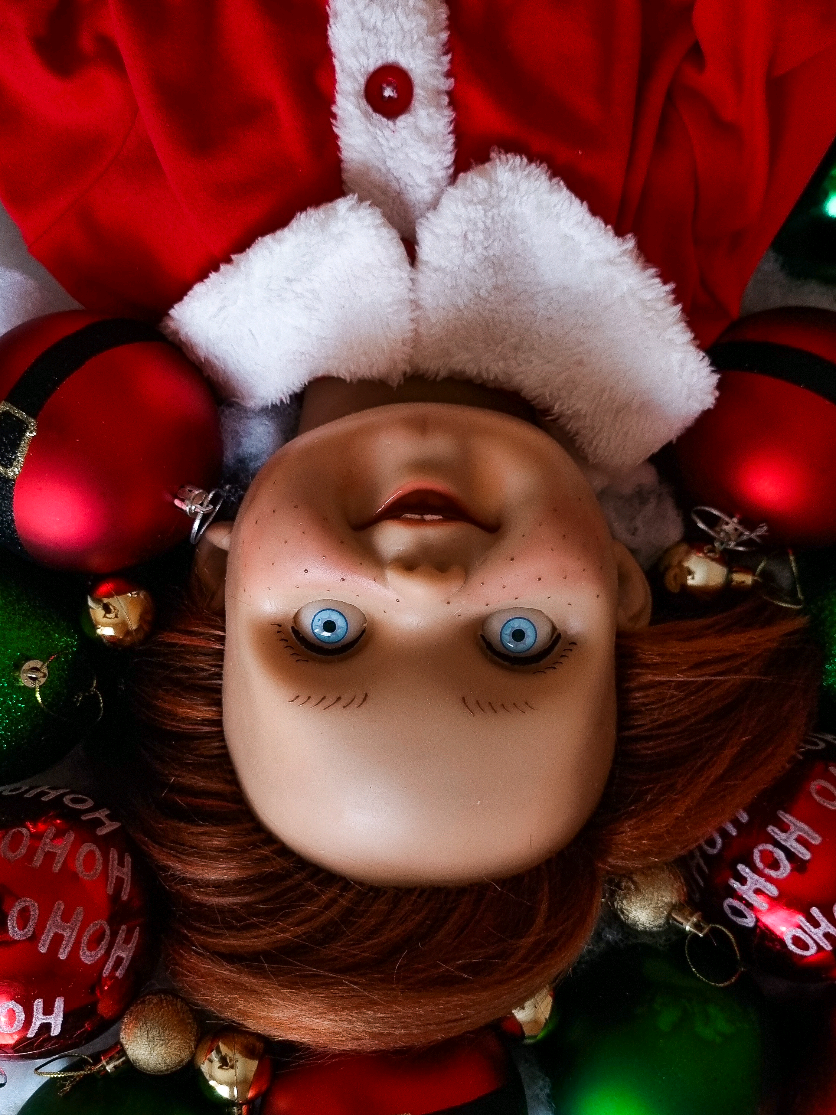 Te gustaría encontrartelo en tu árbol? 🎄🎁 . . . . . . . . . #chuckycustomdoll #chuckydoll #goodguydolls #goodguydoll #childsplaymovie #christmasdoll #christmasdecor 