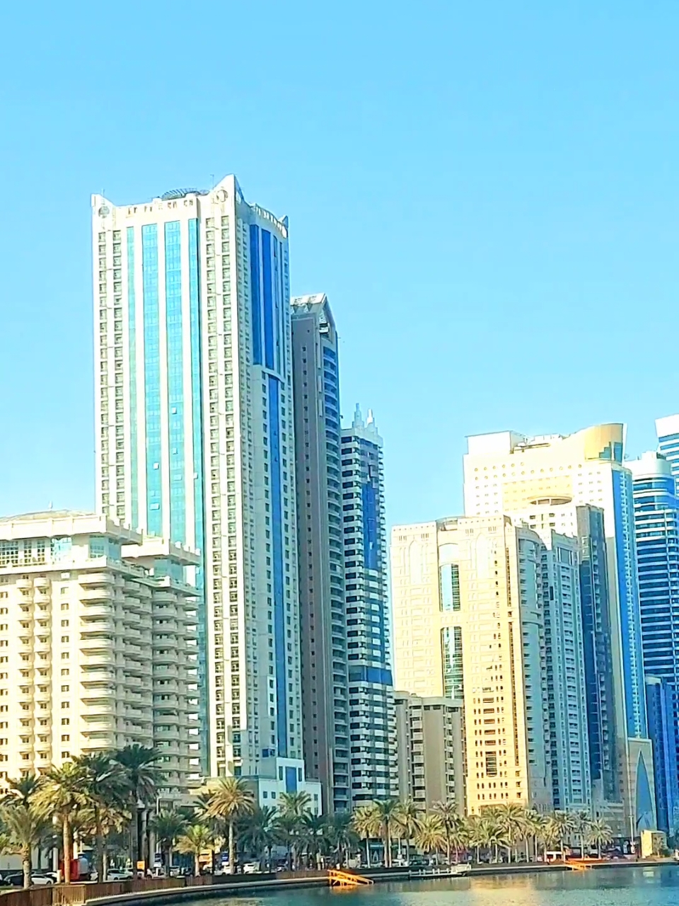 Explore United Emirates Sharjah Mamzar beach ,#1millionviews #foryou #100k #dubai🇦🇪 #unfreezemyaccount #viralvideo #pakistan🇵🇰 #afghanistan🇦🇫 