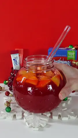 Chat be honest, is this a sleigh? 😉✨ #mocktail #holidays #singlestogo #hydration #watertok 