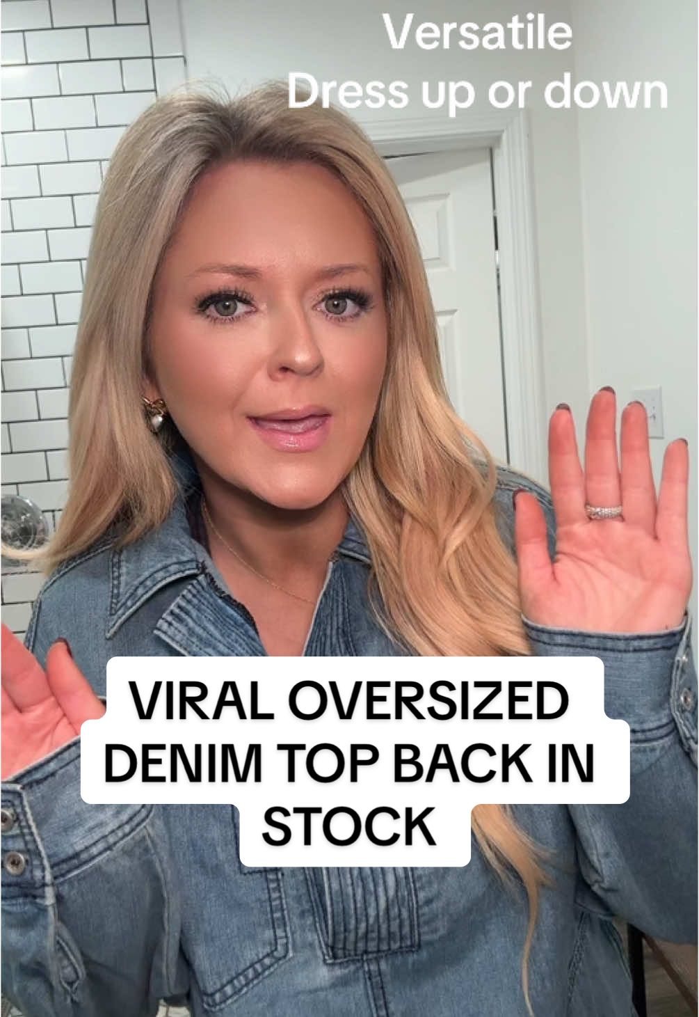 BRB LIVING for this oversized denim top! #denim #denimtop #jean #pockets #trendy #trendyfashion #womensfashion #tiktokover30 #leggings #easyoutfits #easyoutfit #comfort #tiktokshopfinds #backinstock #viralfashion #denimtop #vintagefashion 