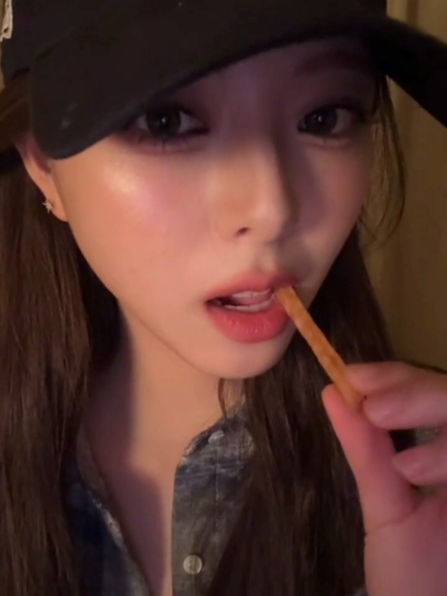 yuna live insta #yuna #yunaitzy #itzy #mukbang #live 