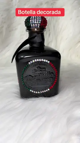 botellas personalizadas #botellaspersonalizadas #botellasdecoradas #botella #botellas #custombottle #personalizedbottle #mexico #tequila #escudodemexico #garcia #botelladecorada #regaloscreativos #regalospersonalizados #mexico🇲🇽 #paratii #viraltiktok 