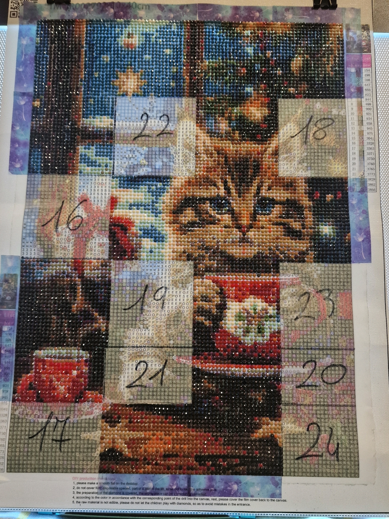 🎄GIORNO 15 di 24🎄 #rounddiamondpainting #calendariodellavvento #aliexpress #natale #momentinatalizi #passione #relax #precisione #pazienza #italia #diamondpantingitalia #cat #cioccolatacalda