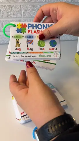 Bambino phonics flash card set! Great reading practice! And they are on sale! #tiktokshop #flashcards #phonics #learntoread #giftidea #homeschool #homeschoolersoftiktok #birthday #giftideas #christmas #stockingstuffers 