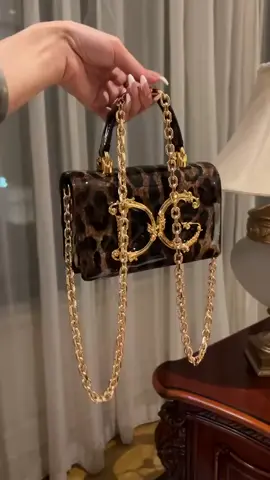 #dolcegabbana #DG #handbag #handbags #handbagtiktok #handbagcollection #crossbodybag #bagforwomen #shoulderbag 