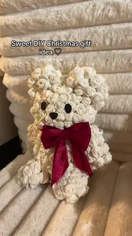 Who would you like to give something like this to? ♡ #gift #ideas #gf #bf #christmastiktok #DIY #bear #flower #paper #tutorial 